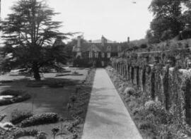 Llangedwyn Hall & Terrace Looking West